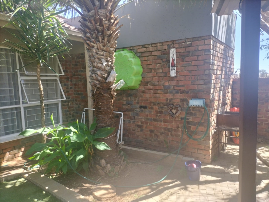 To Let 3 Bedroom Property for Rent in Pellissier Free State